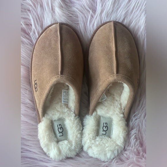 NWOT Uggs slippers Size 7 $179 - Picture 3 of 8